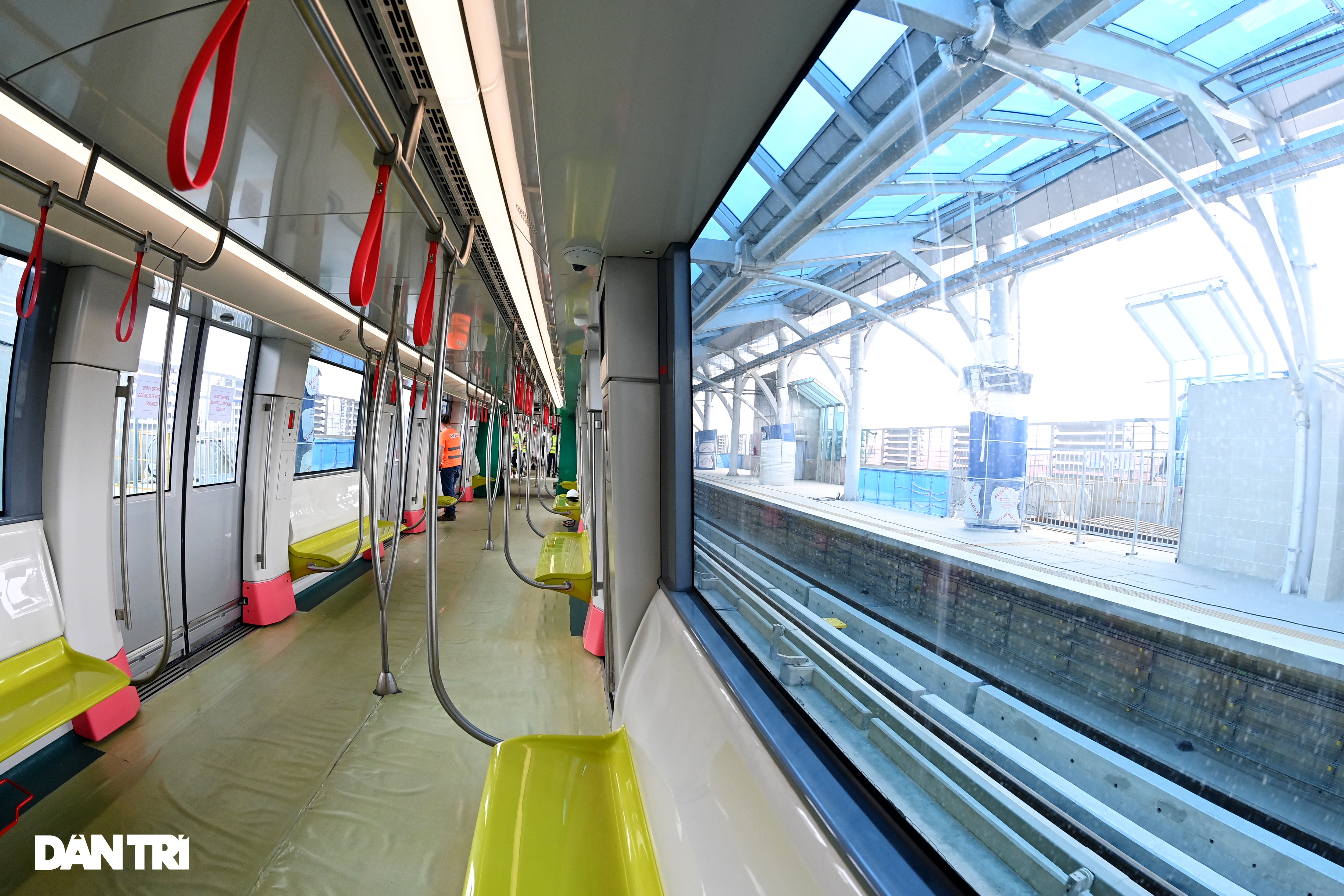 Cận cảnh bên trong đoàn tàu đầu tiên tuyến đường sắt Metro Nhổn - ga Hà Nội - 8