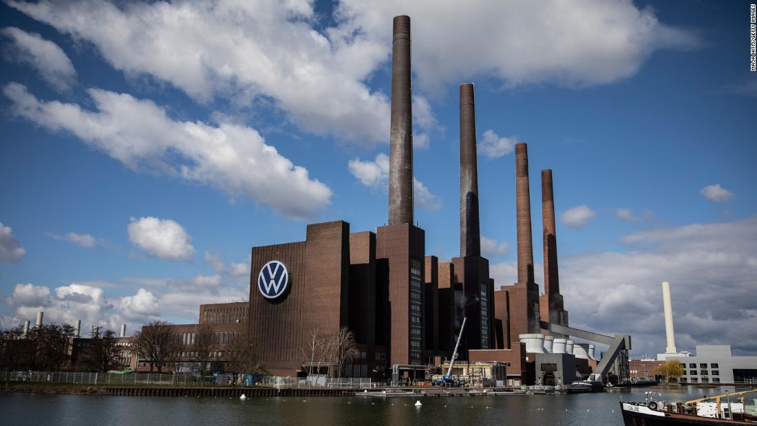 Volkswagen nhà sản xuất ô tô lớn nhất thế giới.