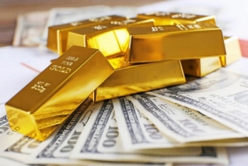 Fed giữ nguyên lãi suất, quỹ đầu tư ồ ạt bán vàng