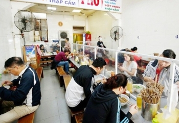 Hà Nội: Tây Hồ, Thanh Trì bán hàng ăn uống tại chỗ, nới lỏng nhiều hoạt động