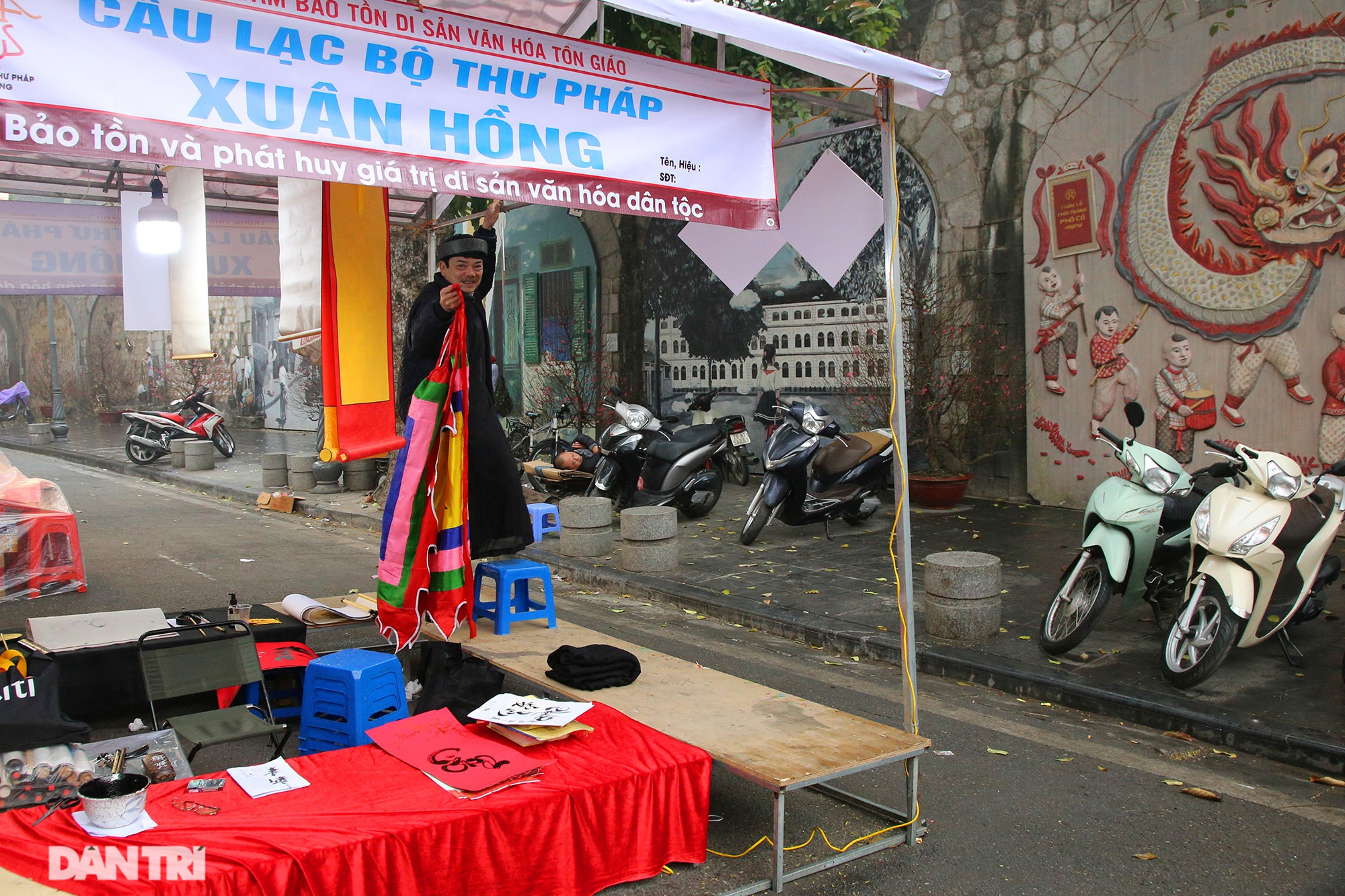 Chợ hoa chợ Tết ở Hà Nội hiu hắt vì dịch Covid-19 - 11