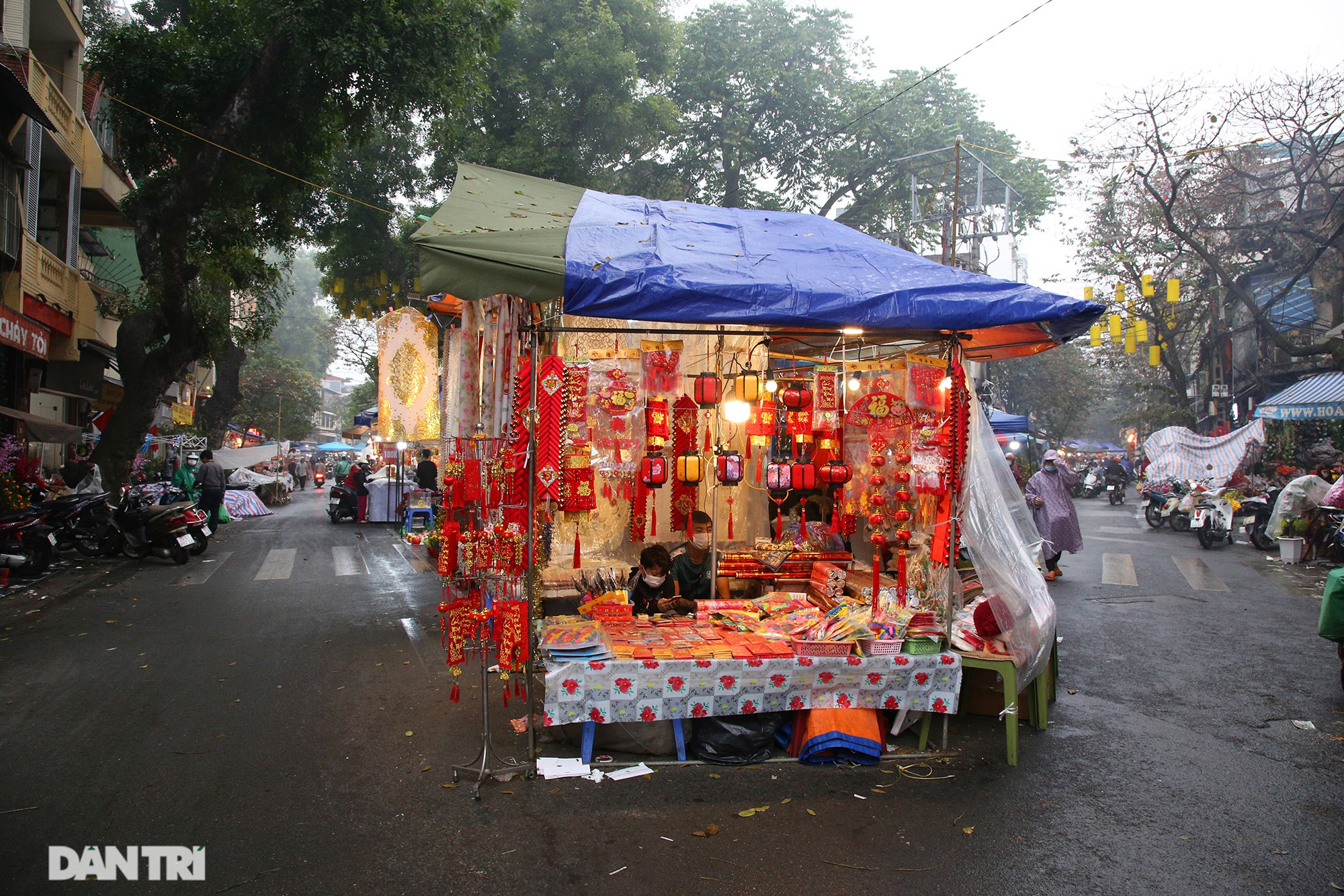 Chợ hoa chợ Tết ở Hà Nội hiu hắt vì dịch Covid-19 - 4