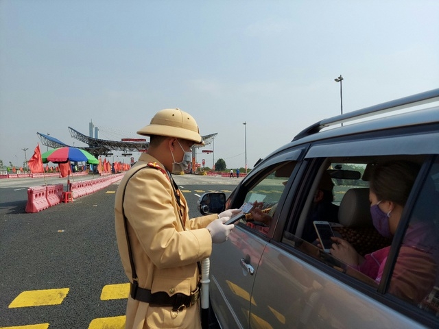 Quảng Ninh khôi phục hoạt động vận tải hành khách, kích hoạt camera giám sát