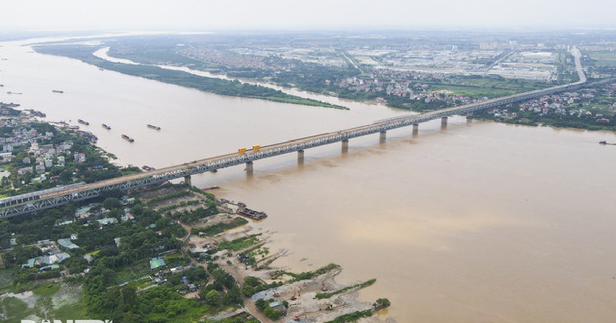 Bí thư Hà Nội: Không "chồng chất" cao ốc lên hai bên sông Hồng