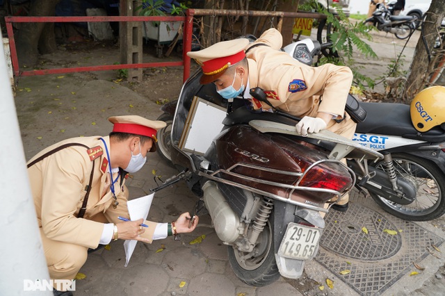 Theo chân CSGT bắt hàng loạt 