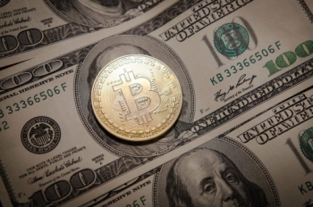 Áp lực nào đẩy Bitcoin trượt giá?