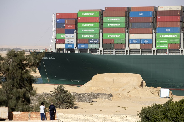 Công ty thuê tàu Ever Given phủ nhận trách nhiệm vụ tắc nghẽn ở Suez - 1