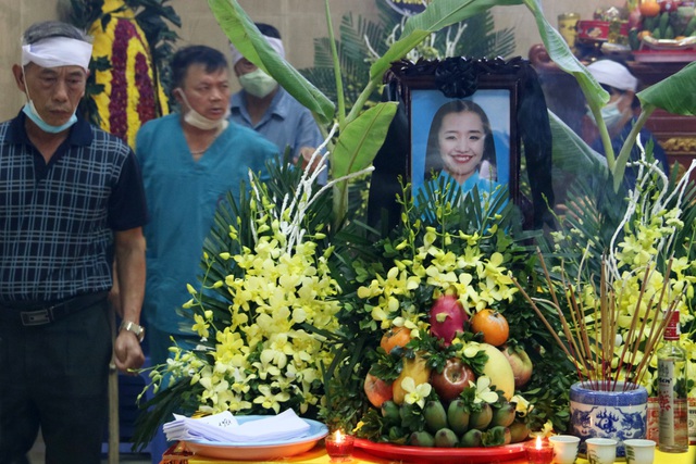 Hà Nội: Đau xót tiễn biệt cả gia đình 4 người tử vong trong vụ cháy - 2