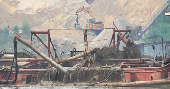 "Vén màn" hàng loạt sai phạm khai thác cát ở Hưng Yên