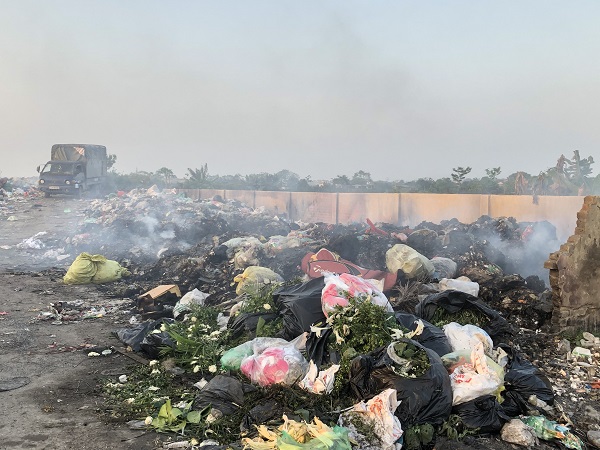 Hà Nội: Tái diễn tình trạng đốt rác bừa bãi