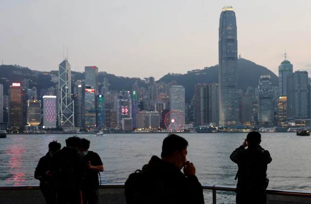 Số triệu phú Hồng Kông tăng kỷ lục bất chấp kinh tế suy thoái trầm trọng - 1
