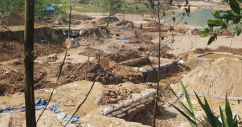 "Vàng tặc" ở Bồng Miêu: Tiền công ngày 200 nghìn, thấy công an là phải trốn