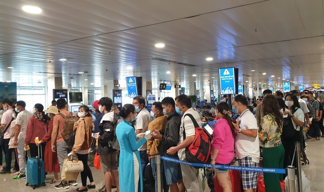 Sân bay Tân Sơn Nhất, ngày cao điểm 631 chuyến bay, gần 100.000 hành khách - 6