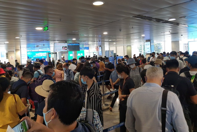 Sân bay Tân Sơn Nhất, ngày cao điểm 631 chuyến bay, gần 100.000 hành khách - 4