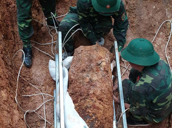Di dời, hủy nổ thành công quả bom nặng 340kg ở Vĩnh Phúc