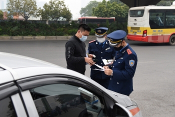 Hà Nội: Trong 1 tháng, thanh tra giao thông xử phạt hàng trăm xe taxi