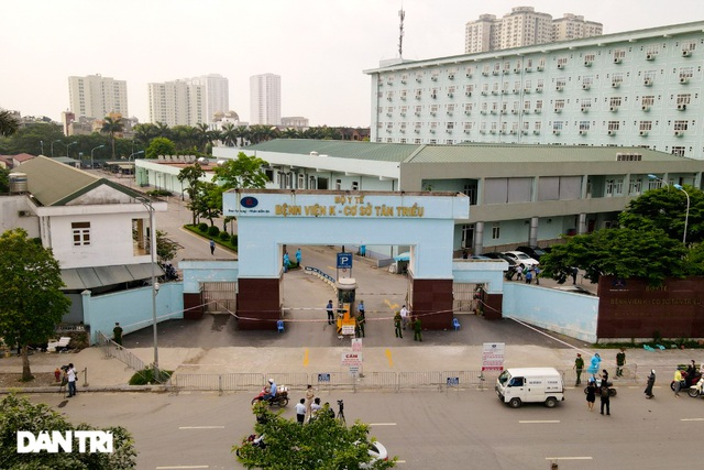 Khẩn cấp tiếp tế khẩu trang, lương thực vào Bệnh viện K Tân Triều - 1
