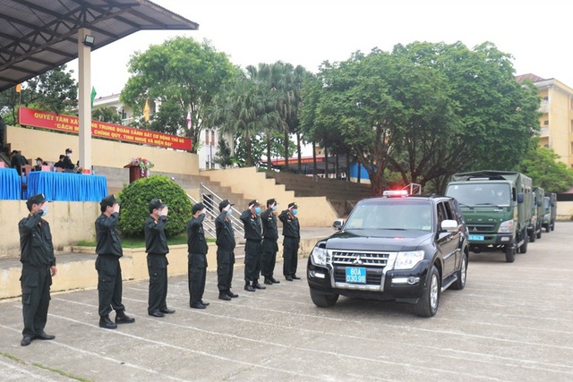 Gần 300 cảnh sát cơ động hỗ trợ Bắc Giang dập dịch Covid-19 - 4