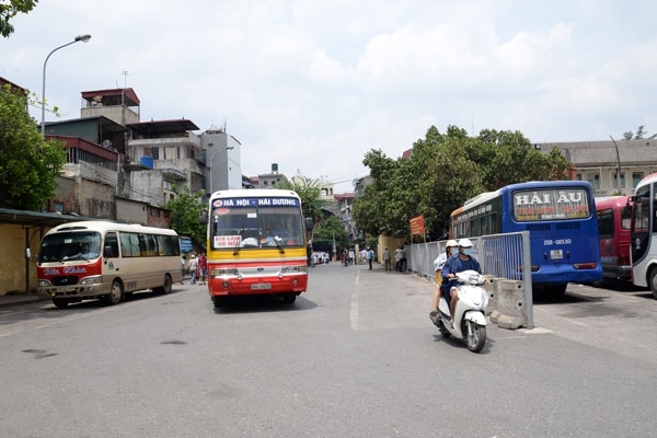 Hà Nội: Dừng các tuyến buýt kế cận chạy đến các tỉnh có dịch Covid-19