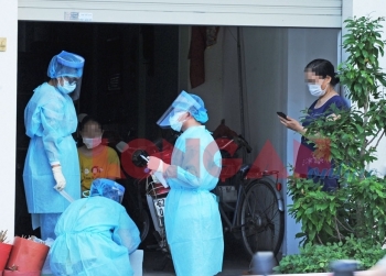 Long An: Phong tỏa khẩn cấp 15 hộ dân và Bệnh viện Cần Đước