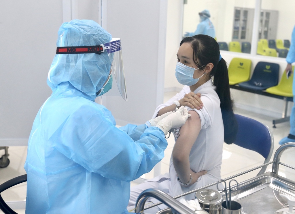 Hà Nội: 4 nhóm được ưu tiên tiêm vaccine đợt 3, 4