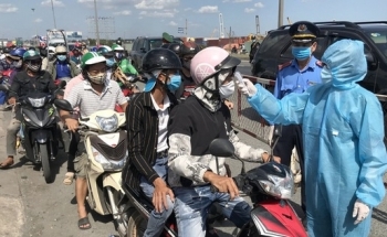Kiểm soát chặt người ra vào TP Hồ Chí Minh bằng quét mã QR