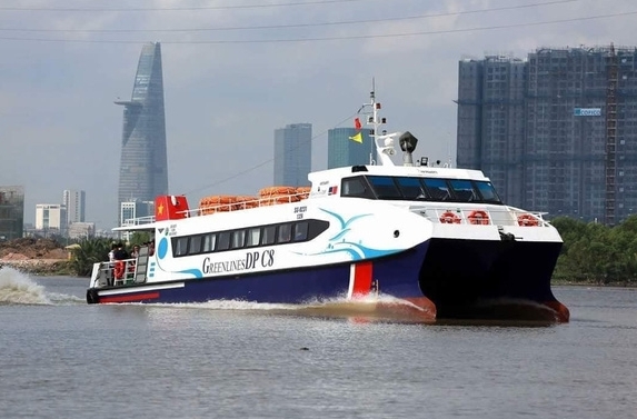 TP HCM tạo "luồng xanh" đường thủy, dùng tàu cao tốc chở nhu yếu phẩm