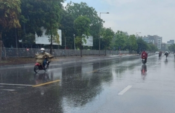 Bắc Bộ và Thanh Hóa mưa lớn, Trung Bộ nắng nóng gay gắt