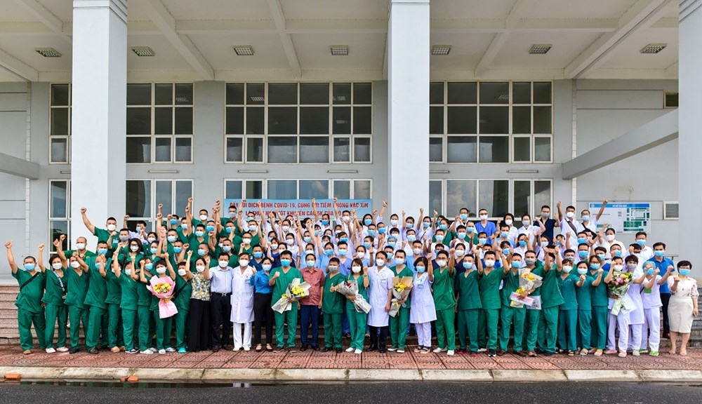 Bộ Y tế và các tỉnh thành chi viện hơn 13.000 cán bộ y tế giúp miền Nam chống dịch Covid-19