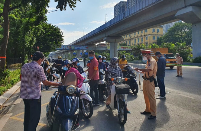 Hà Nội tiếp tục siết chặt giãn cách, tăng cường tầm soát cộng đồng