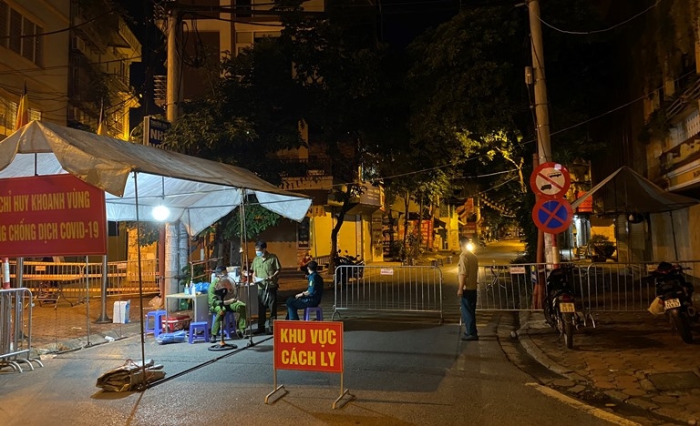 Hà Nội: Phong tỏa khu vực hơn 1.900 người liên quan ổ dịch 34 ca nhiễm