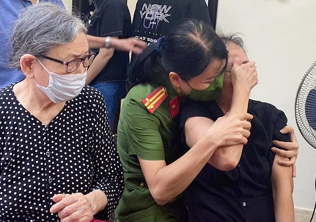 Nghẹn lòng phút cuối gặp gia đình của 3 chiến sĩ hy sinh ở Hà Nội