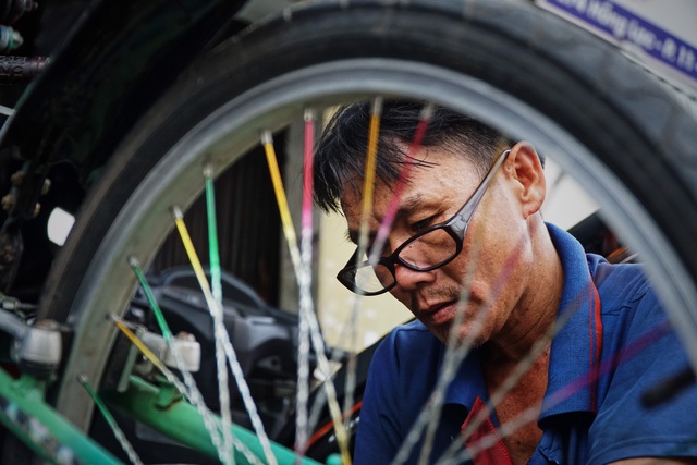 Lão sửa xe khùng và hơn 300 chiếc xe đạp tặng trẻ em nghèo - 8