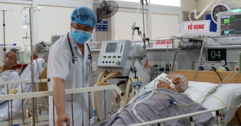 Nhiều thách thức trong điều trị bệnh nhân ngộ độc pate Minh Chay