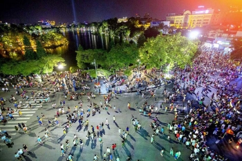 Hà Nội tiếp tục hạn chế hoạt động mít tinh, lễ hội, sự kiện đông người tại nơi công cộng