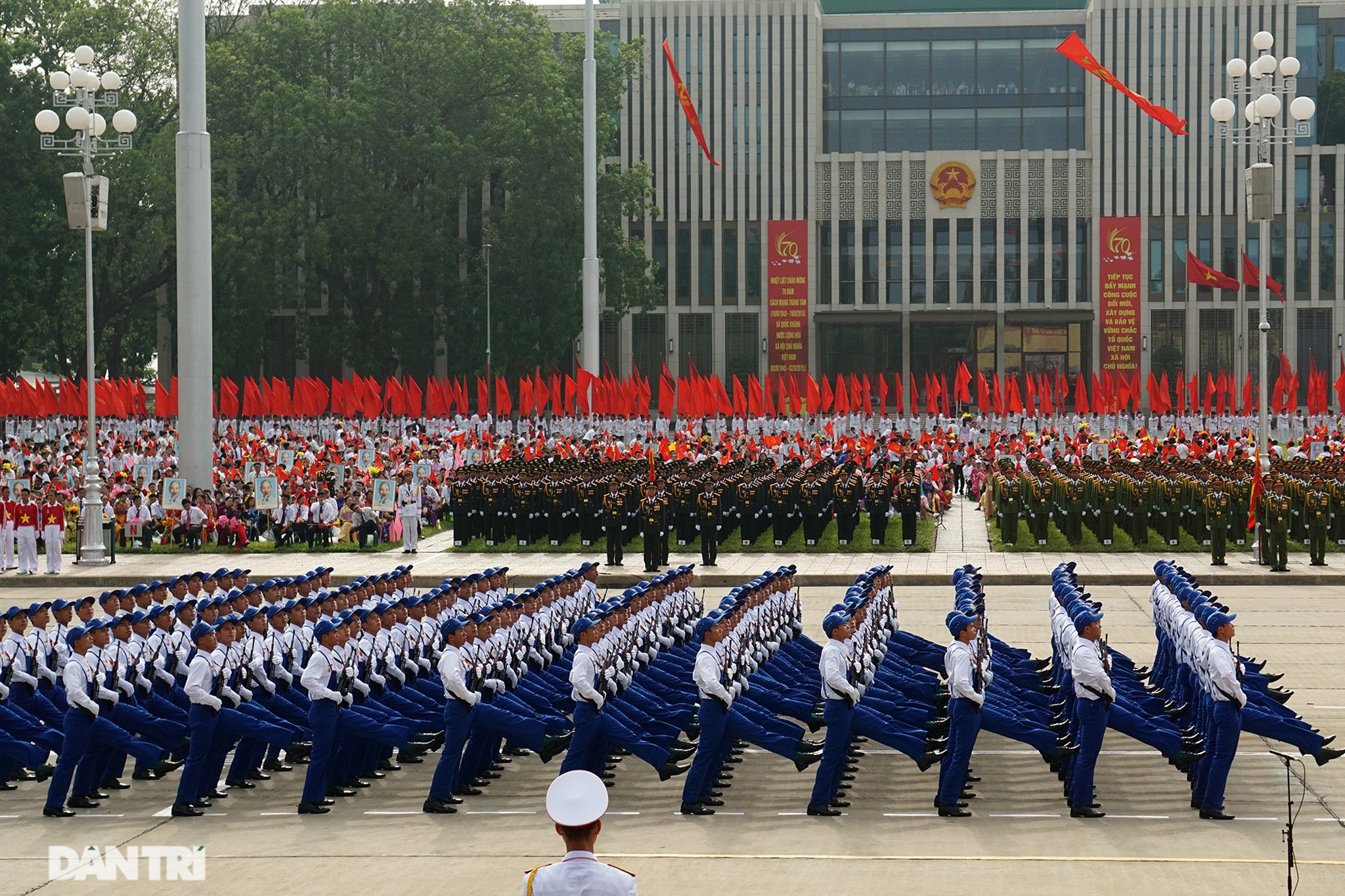 Ngắm Lễ diễu binh hùng tráng, rộn ràng đường phố Thủ đô dịp Quốc khánh 2015 - 17