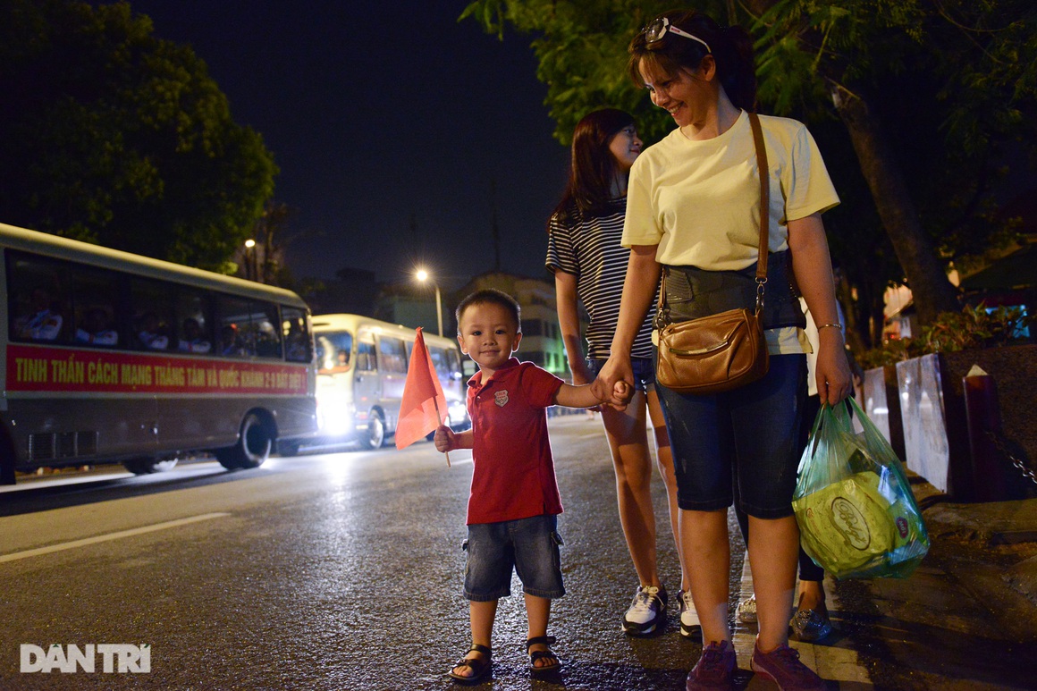 Ngắm Lễ diễu binh hùng tráng, rộn ràng đường phố Thủ đô dịp Quốc khánh 2015 - 41