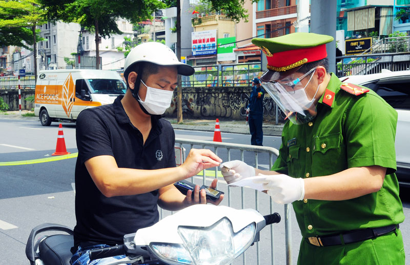 Hà Nội chưa xử phạt người chưa có giấy đi đường mới trong ngày 6 và 7/9