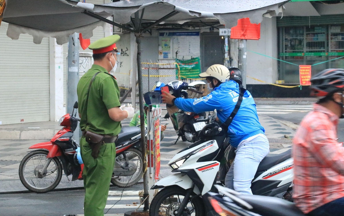 TP HCM: Người lao động được sử dụng phương tiện cá nhân đi 4 tỉnh liền kề từ ngày 4/10