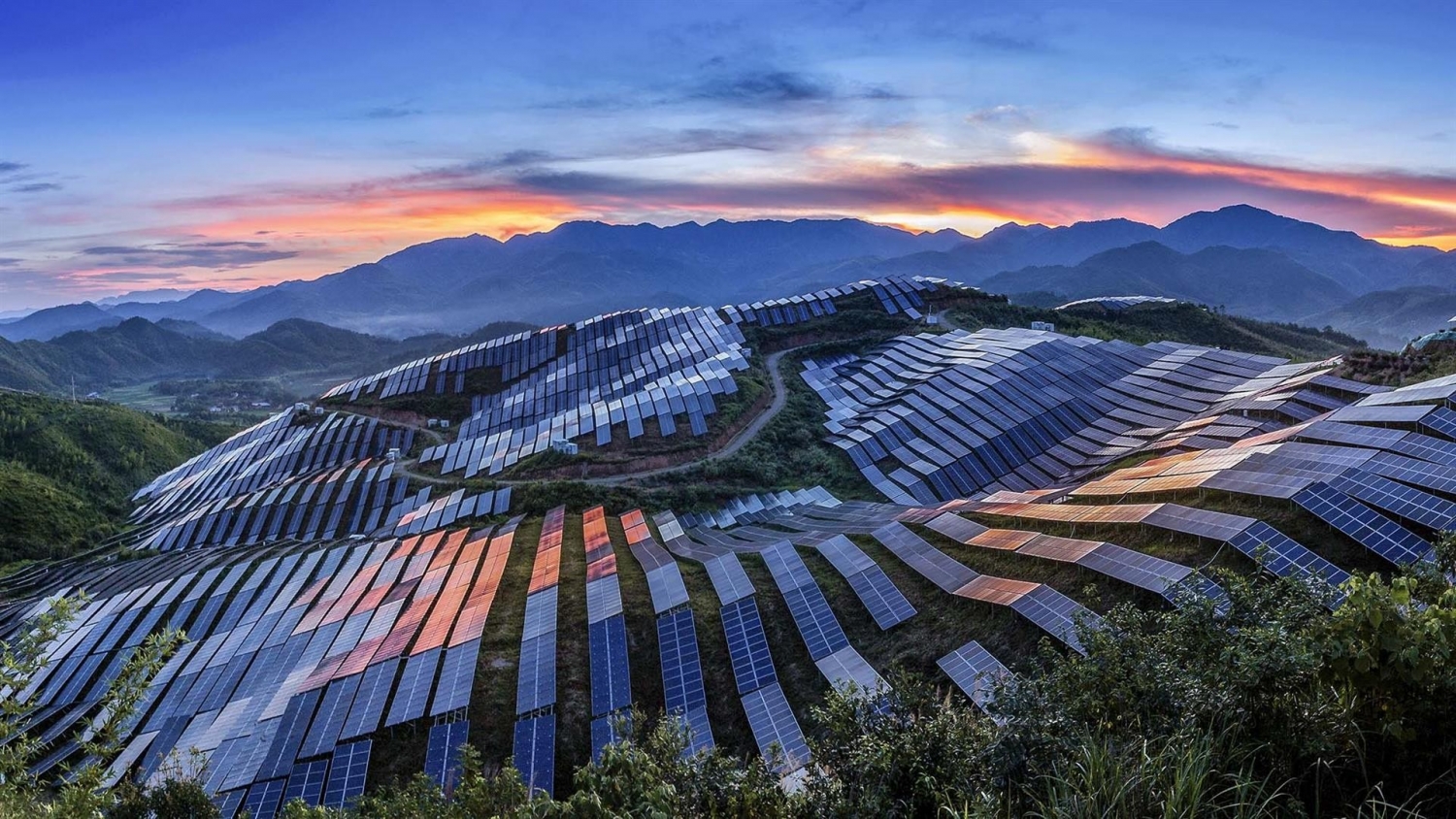 Chuyển đổi năng lượng ở châu Á: Trung Quốc dẫn đầu dù không hoàn hảo