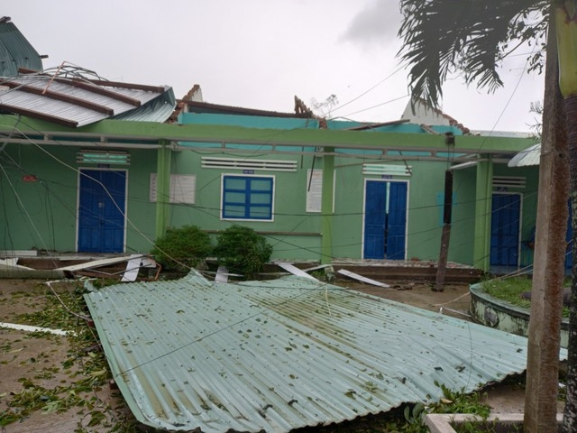Bão Noru khiến 60 người bị thương, 3.360 nhà bị sập và hư hại