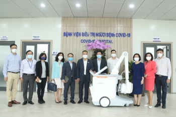 Siemens trao tặng thiết bị y tế cho bệnh viện điều trị bệnh nhân Covid-19