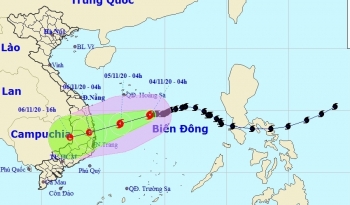 Bão số 10 tăng cấp trước khi suy yếu thành áp thấp nhiệt đới và đổ bộ Quảng Ngãi - Khánh Hòa