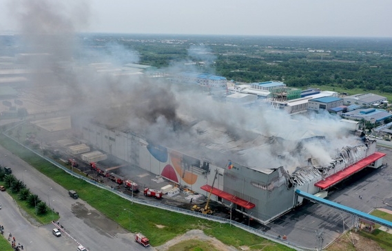 Vụ cháy lớn trong khu công nghiệp: Công ty 12.000m2 bị thiêu rụi