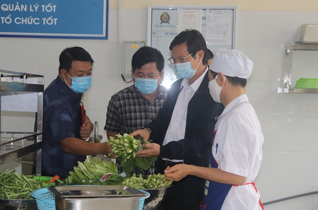 Hà Nội: Rốt ráo kiểm tra an toàn thực phẩm bếp ăn trường học