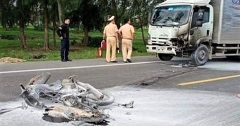 Hà Tĩnh: Ô tô và xe máy bốc cháy sau va chạm, 1 người tử vong