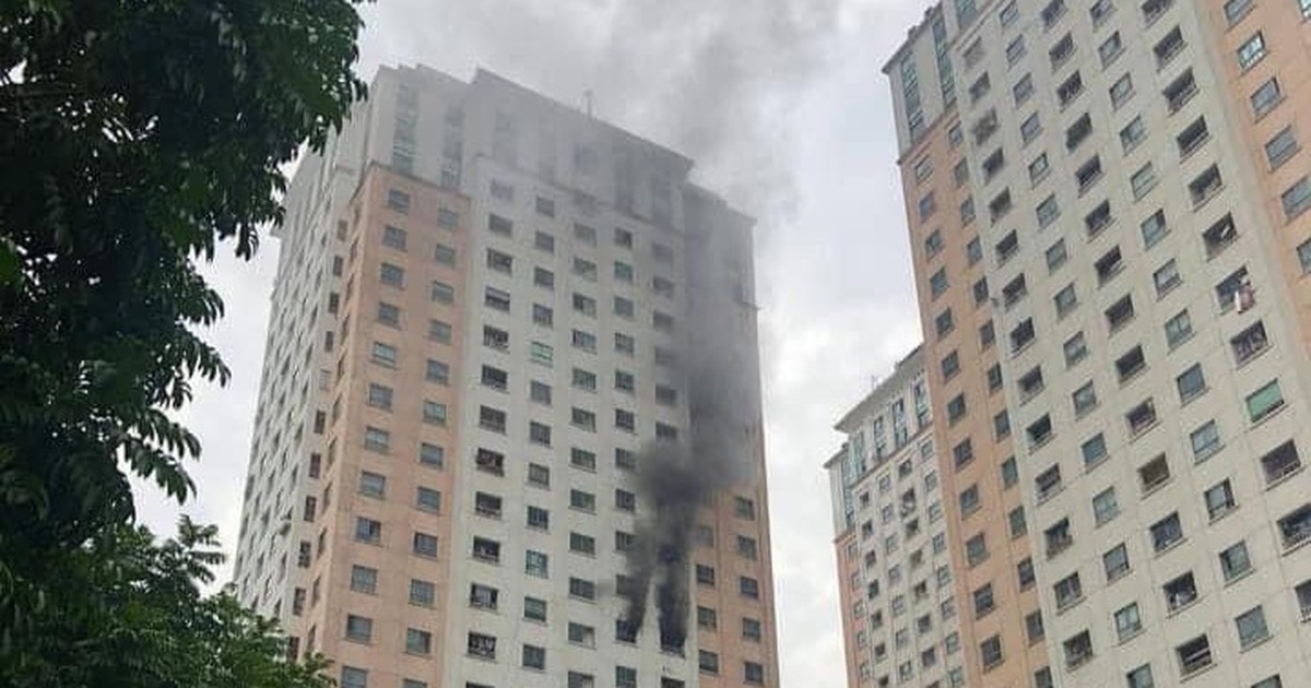 Hà Nội: Cháy tại tầng 13 chung cư Xa La