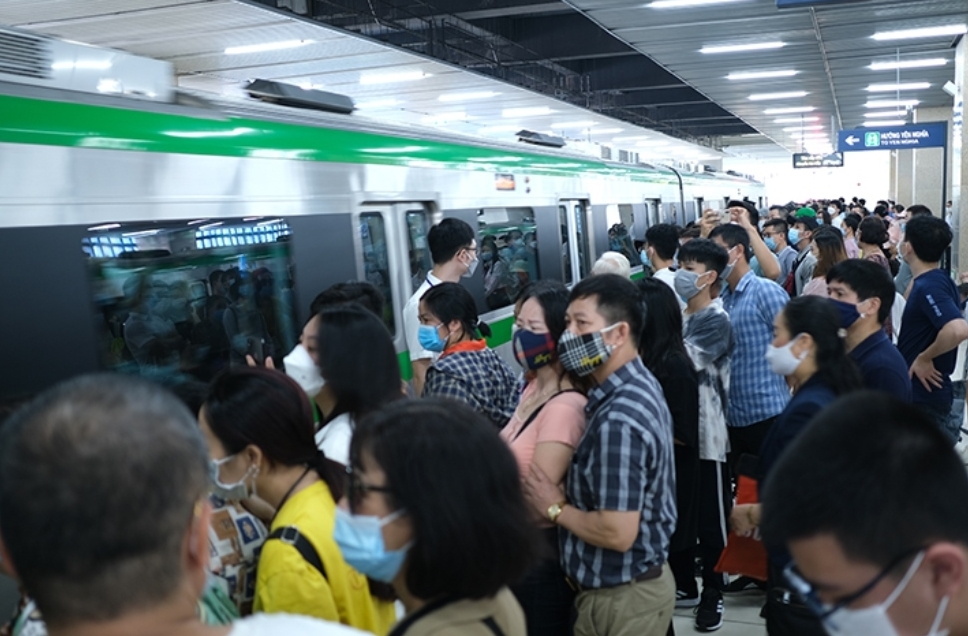 Hà Nội: Vận tải hành khách công cộng tăng mạnh