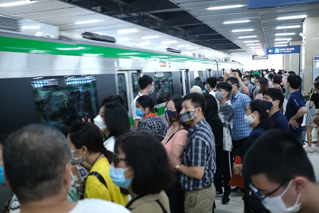 Hà Nội: Vận tải hành khách công cộng tăng mạnh