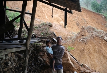 Quảng Trị: Người dân vùng sạt lở đất sống trong thấp thỏm